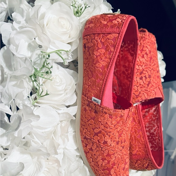 TOMS Women's Coral Lace Flats - Picture 5 of 5